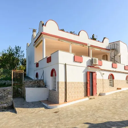 Holiday home Masseria Monte Torto Ostuni